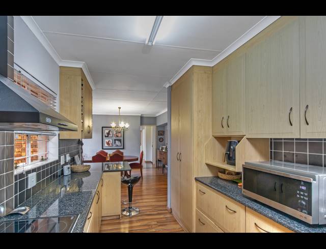 3 BEDROOM FREEHOLD FOR SALE IN PAULSHOF